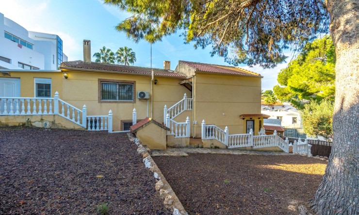 Re-Sale - Detached Villa - Torrevieja - Los Balcones