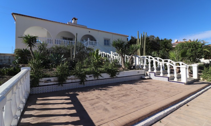 Re-Sale - Detached Villa - Algorfa - Lomas de La Juliana