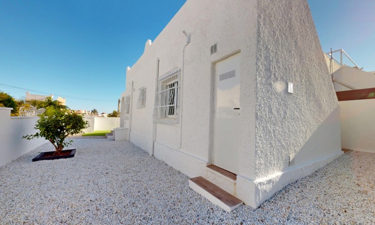 Re-Sale - Bungalow - Orihuela Costa - Villamartin