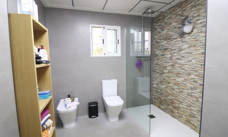 Videresalg - Frittliggende Villa - Almoradi - El Saladar