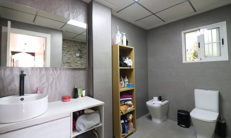 Videresalg - Frittliggende Villa - Almoradi - El Saladar