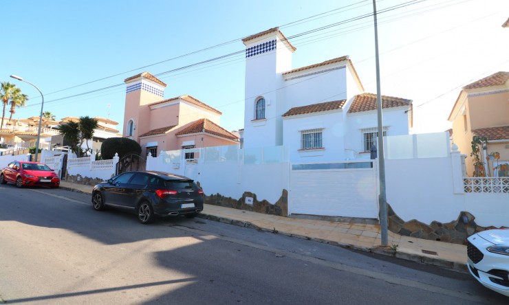 Re-Sale - Detached Villa - Orihuela Costa - Villamartin