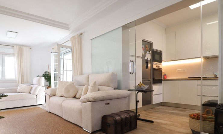 Re-Sale - Detached Villa - Orihuela Costa - Villamartin