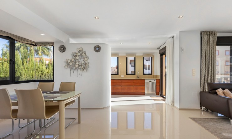 Re-Sale - Detached Villa - Orihuela Costa - La Zenia