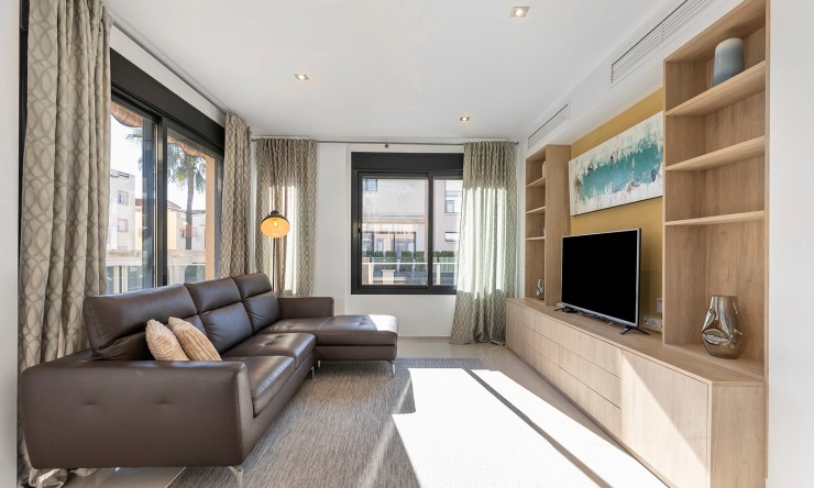 Re-Sale - Detached Villa - Orihuela Costa - La Zenia