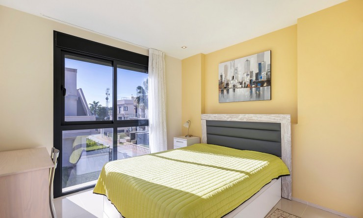 Re-Sale - Detached Villa - Orihuela Costa - La Zenia