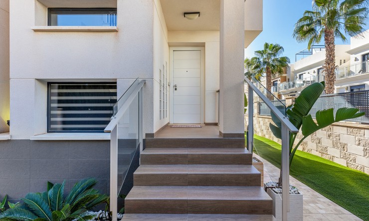 Re-Sale - Detached Villa - Orihuela Costa - La Zenia