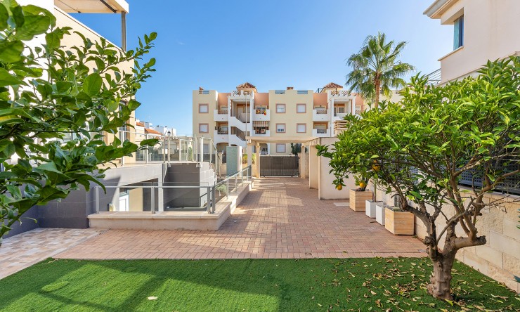 Re-Sale - Detached Villa - Orihuela Costa - La Zenia