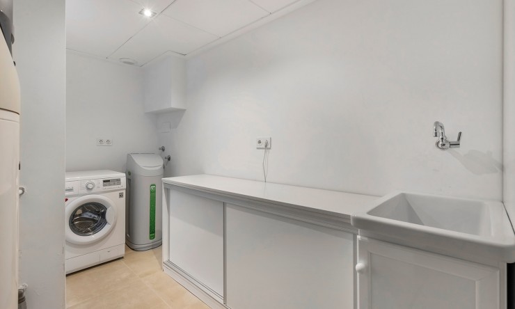 Re-Sale - Detached Villa - Orihuela Costa - La Zenia