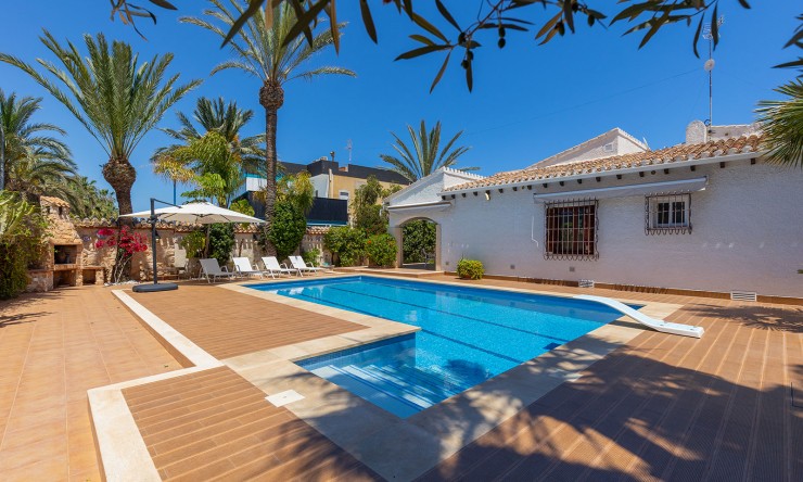 Re-Sale - Detached Villa - Orihuela Costa - Punta Prima