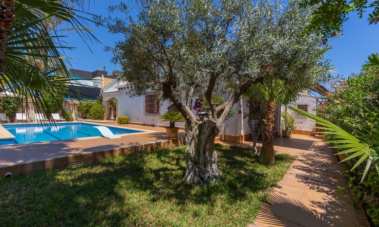 Re-Sale - Detached Villa - Orihuela Costa - Punta Prima