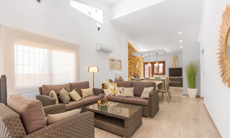 Re-Sale - Detached Villa - Orihuela Costa - Punta Prima