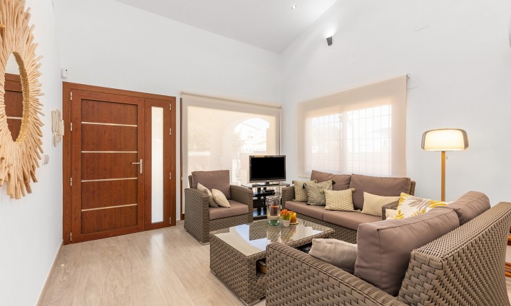 Re-Sale - Detached Villa - Orihuela Costa - Punta Prima