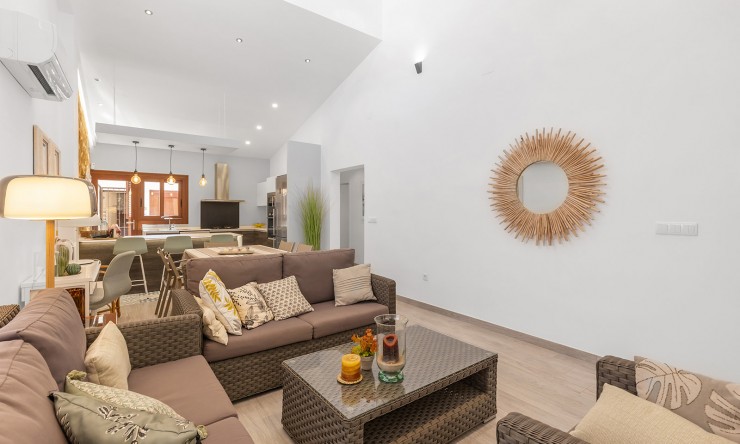 Re-Sale - Detached Villa - Orihuela Costa - Punta Prima