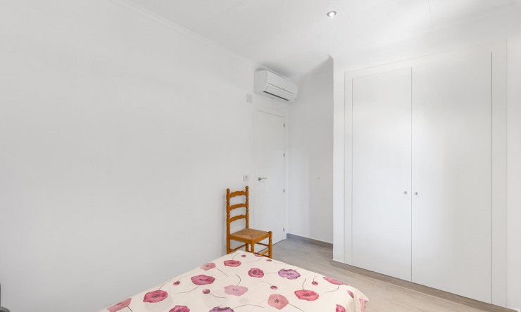 Re-Sale - Detached Villa - Orihuela Costa - Punta Prima