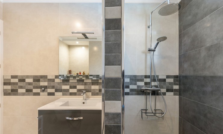 Re-Sale - Detached Villa - Orihuela Costa - Punta Prima