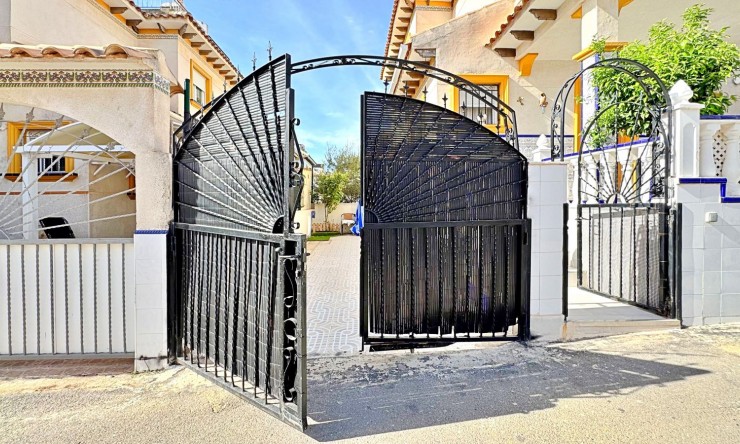 Re-Sale - Quad Villa - Orihuela Costa - Punta Prima