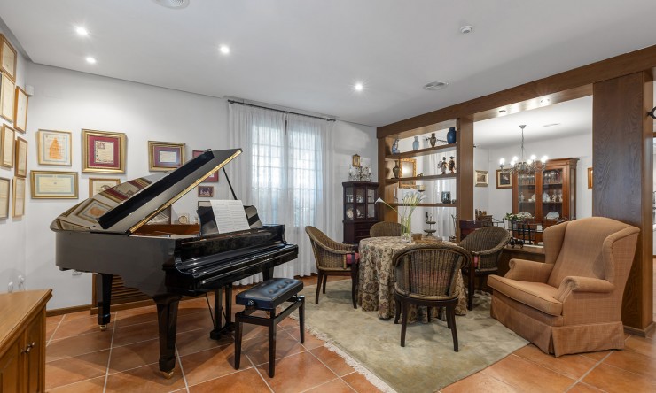 Re-Sale - Detached Villa - Torrevieja - La Veleta