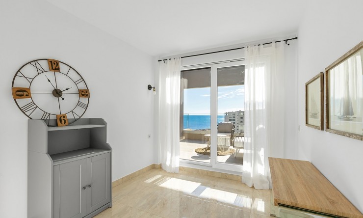 Re-Sale - Apartment - Orihuela Costa - Punta Prima