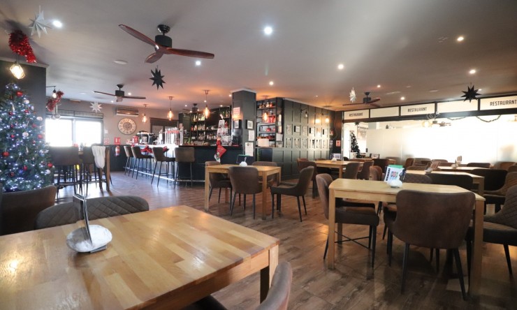 Commercieel - Commercieel - Ciudad Quesada - Doña Pepa