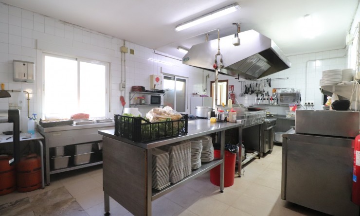 Commercieel - Commercieel - Ciudad Quesada - Doña Pepa