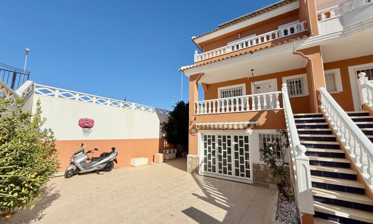 Re-Sale - Semi Detached Villa - Ciudad Quesada - Doña Pepa