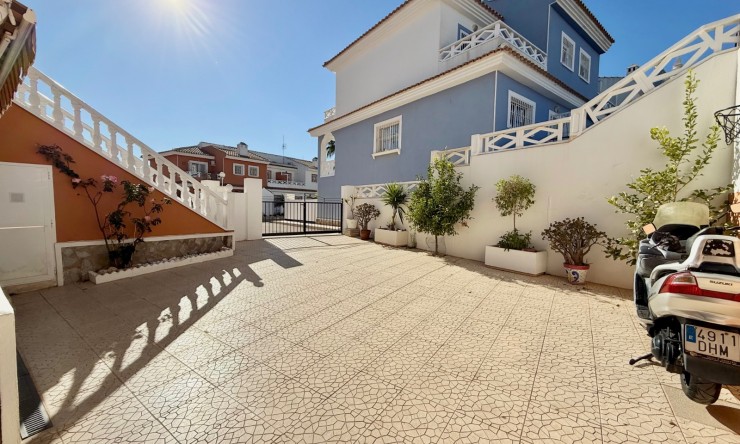 Re-Sale - Semi Detached Villa - Ciudad Quesada - Doña Pepa