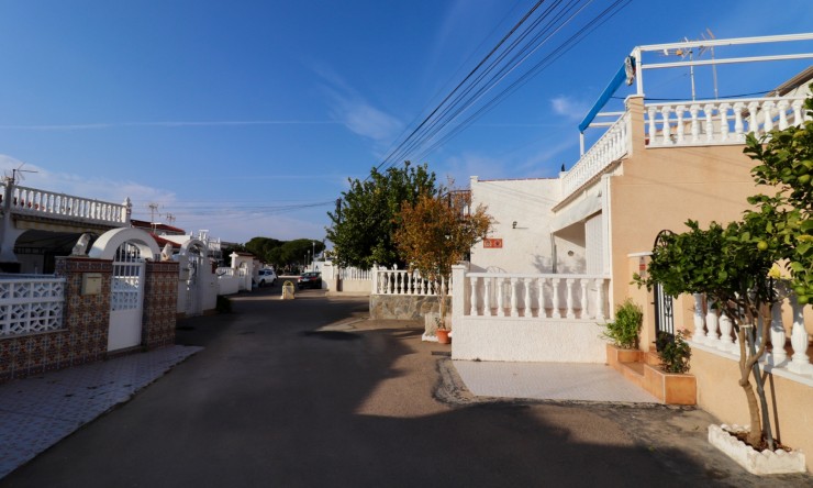 Re-Sale - Bungalow - Torrevieja - El Chaparral