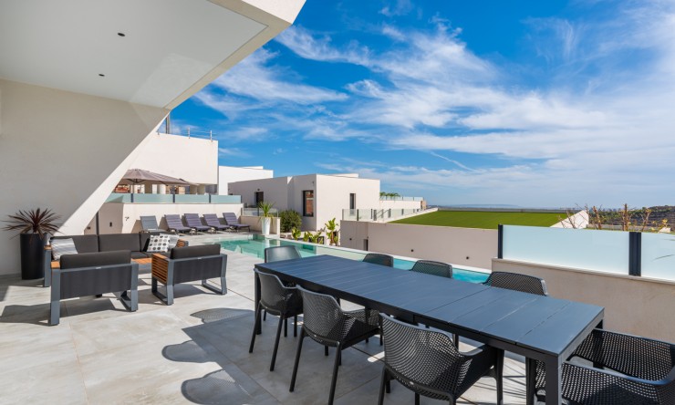 Videresalg - Frittliggende Villa - Ciudad Quesada - Pueblo Lucero