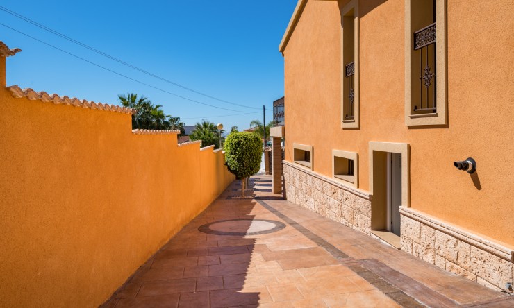 Videresalg - Frittliggende Villa - Ciudad Quesada - Ciudad Quesada - Byen