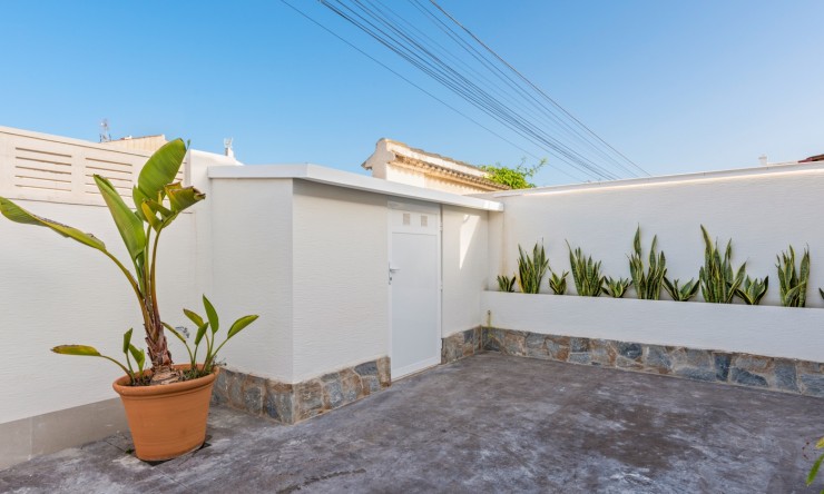 Re-Sale - Detached Villa - Torrevieja - El Chaparral