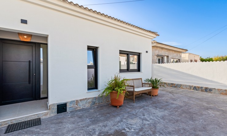 Re-Sale - Detached Villa - Torrevieja - El Chaparral