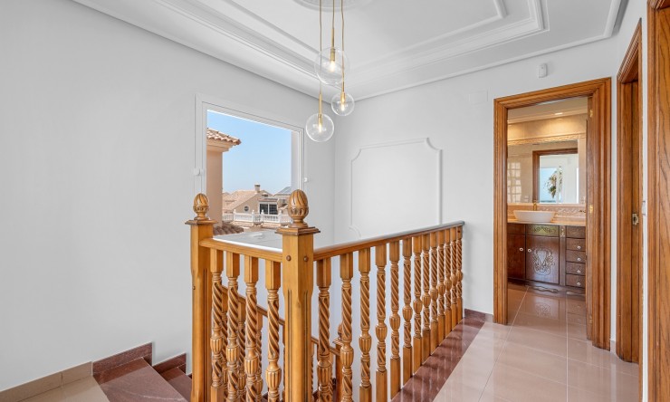 Videresalg - Frittliggende Villa - Torrevieja - Los Frutales