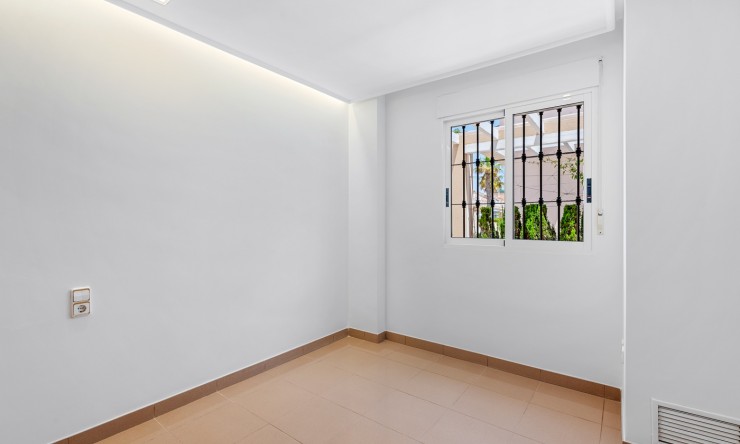 Videresalg - Frittliggende Villa - Torrevieja - Los Frutales