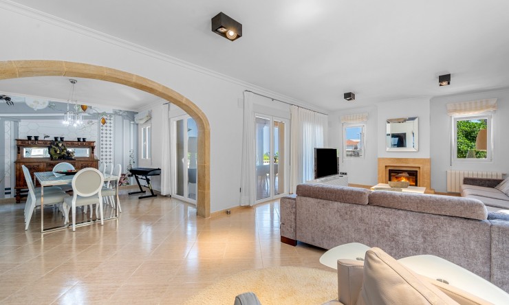 Re-Sale - Detached Villa - Benissa - Carrio