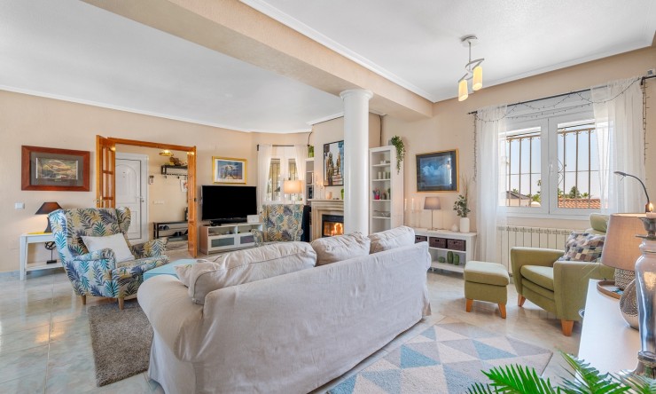 Videresalg - Frittliggende Villa - Ciudad Quesada - Ciudad Quesada - Byen