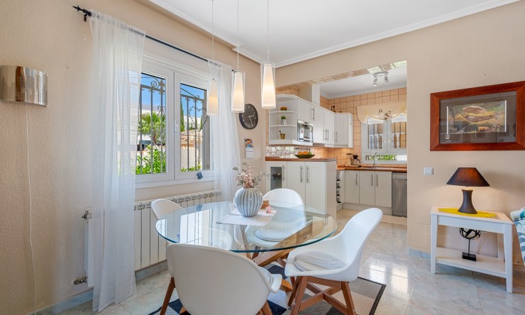 Videresalg - Frittliggende Villa - Ciudad Quesada - Ciudad Quesada - Byen