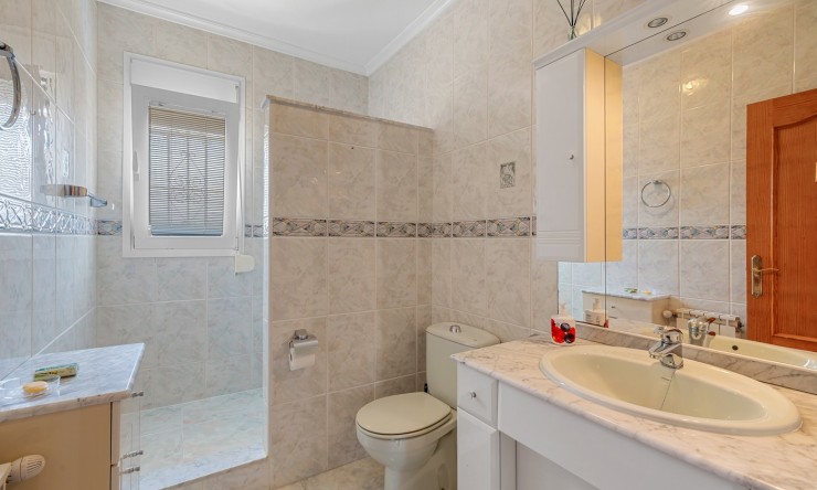 Videresalg - Frittliggende Villa - Ciudad Quesada - Ciudad Quesada - Byen