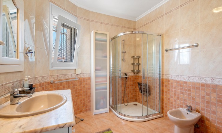 Videresalg - Frittliggende Villa - Ciudad Quesada - Ciudad Quesada - Byen