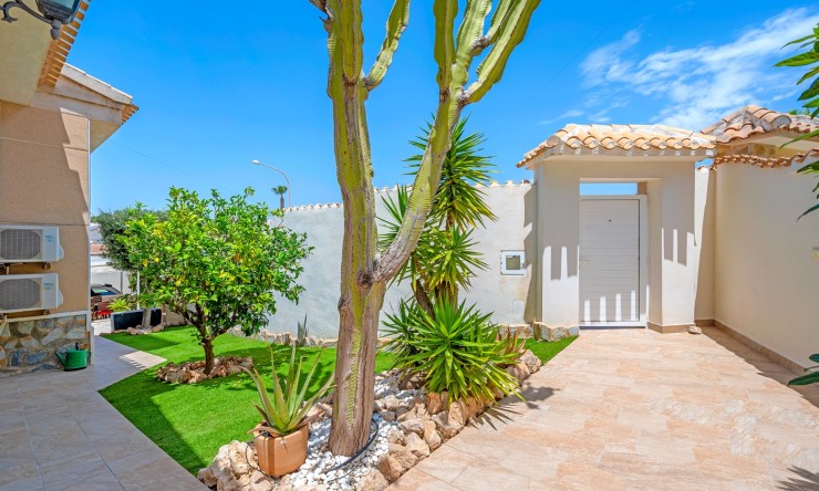 Videresalg - Frittliggende Villa - Ciudad Quesada - Ciudad Quesada - Byen