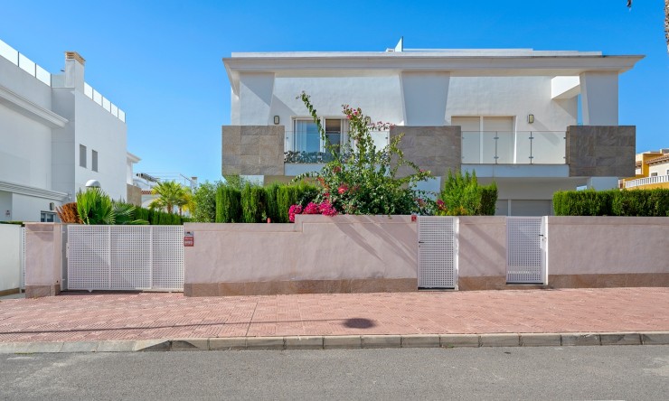 Re-Sale - Semi Detached Villa - Ciudad Quesada - Doña Pepa