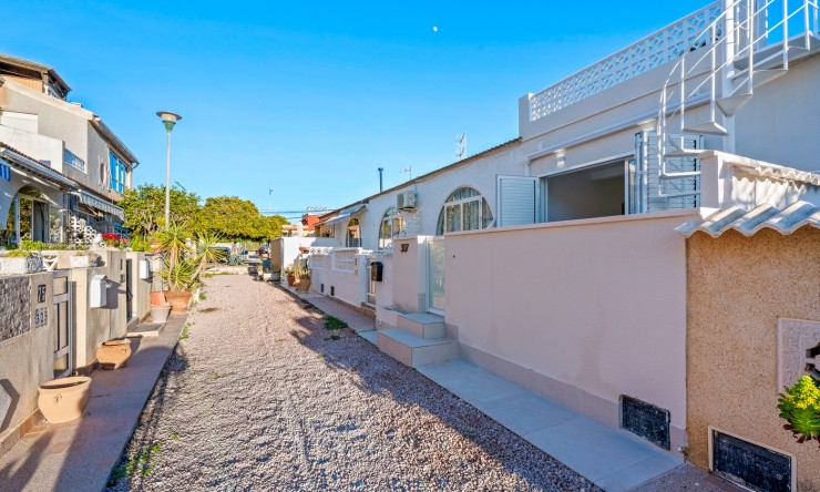 Re-Sale - Bungalow - Torrevieja - El Chaparral