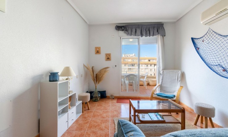 Re-Sale - Apartment - Torrevieja - Torrevieja - Centre