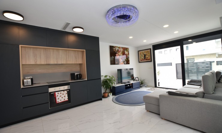 Videresalg - Frittliggende Villa - Los Montesinos - La Herrada