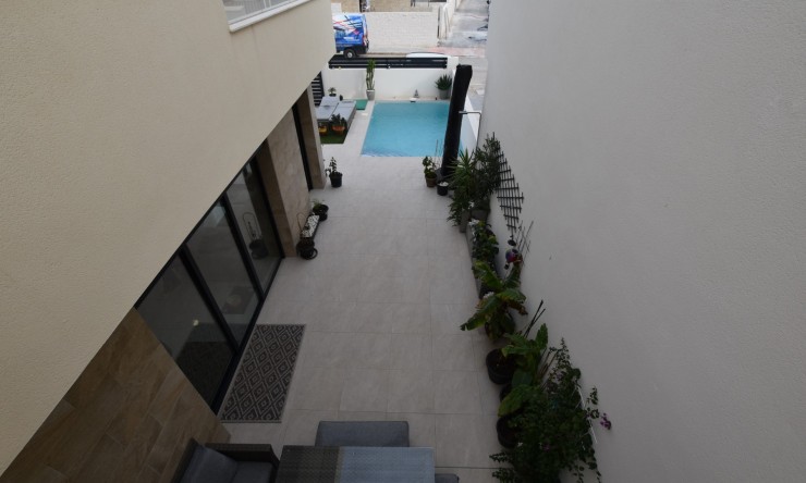 Videresalg - Frittliggende Villa - Los Montesinos - La Herrada