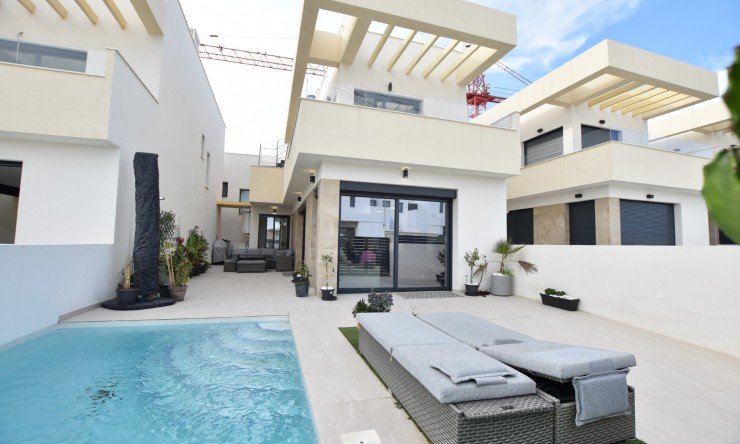 Videresalg - Frittliggende Villa - Los Montesinos - La Herrada