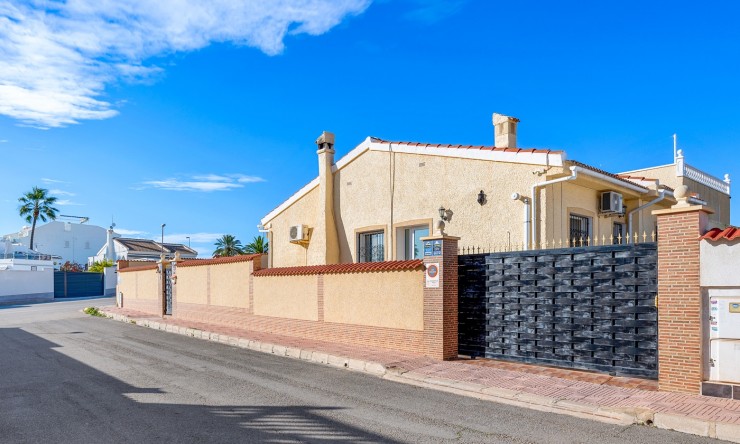 Re-Sale - Detached Villa - Ciudad Quesada - Doña pepa