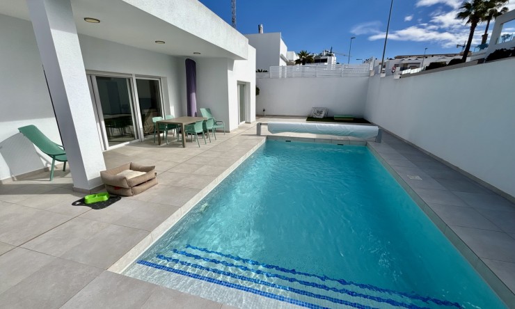 Nye - Frittliggende Villa - Binijófar