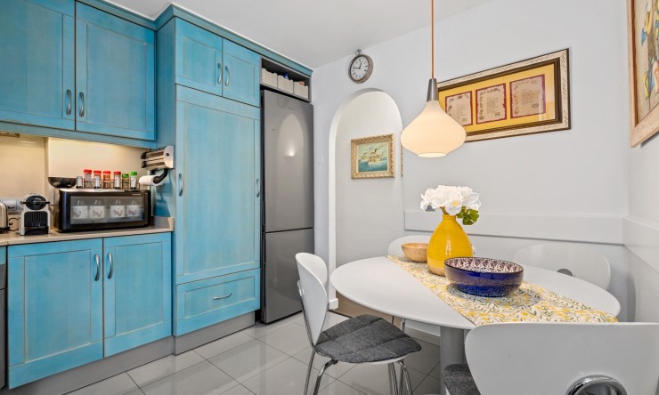 Re-Sale - Apartment - Torrevieja - Torrevieja - Centre