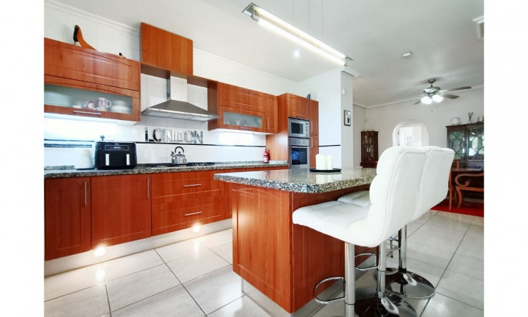 Re-Sale - Detached Villa - Gea y Truyols - Urb Lo Santiago